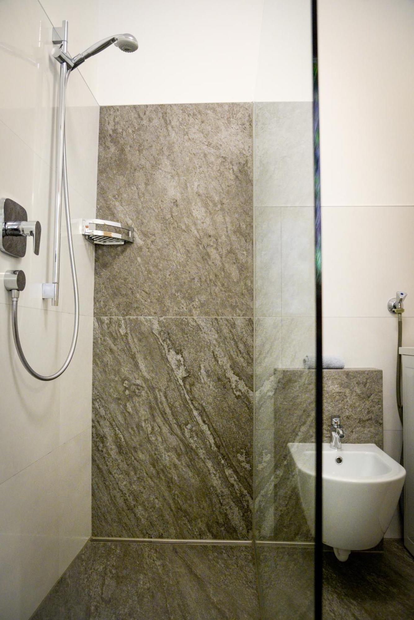 Appartements Kirchtalhof Лана Екстериор снимка